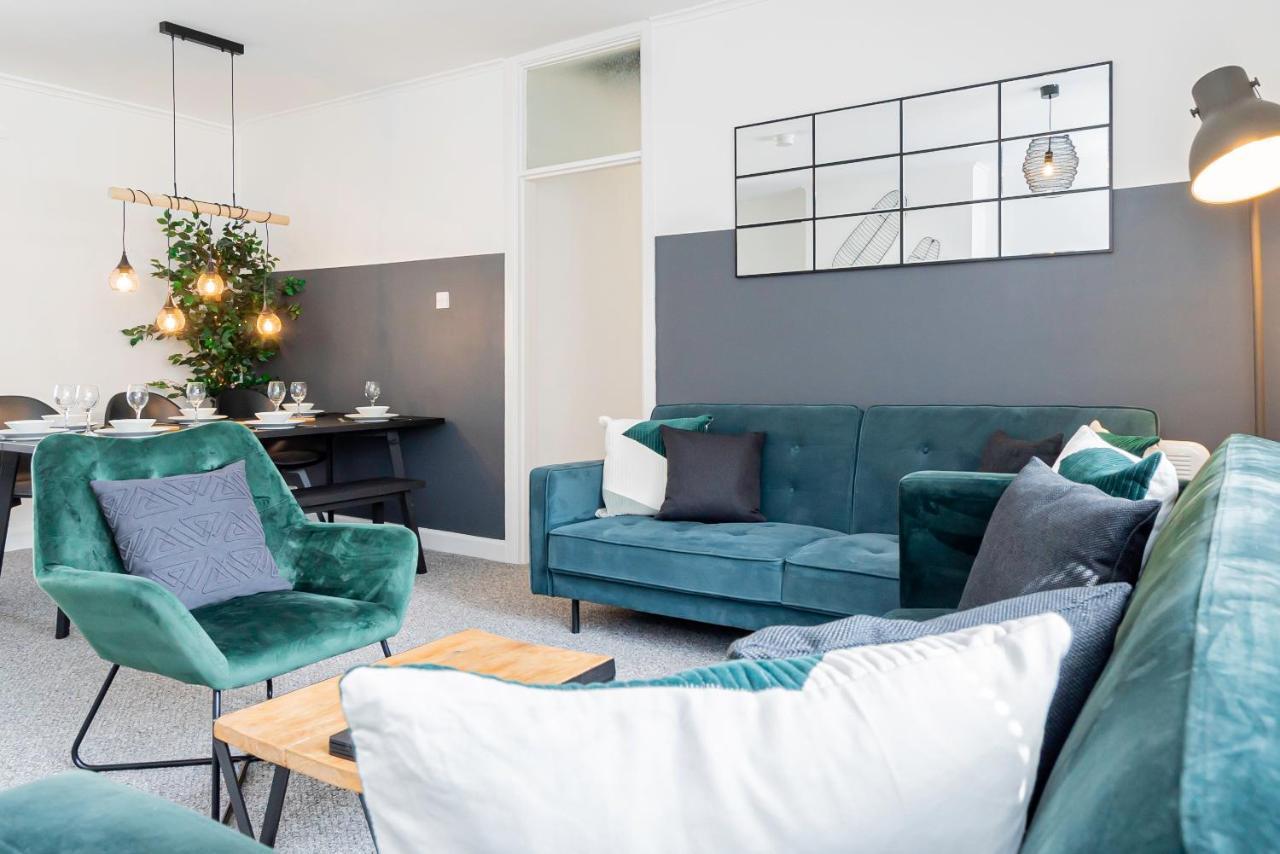 3Br, Sleeps 8 Walk To Mayflower & Parking! *