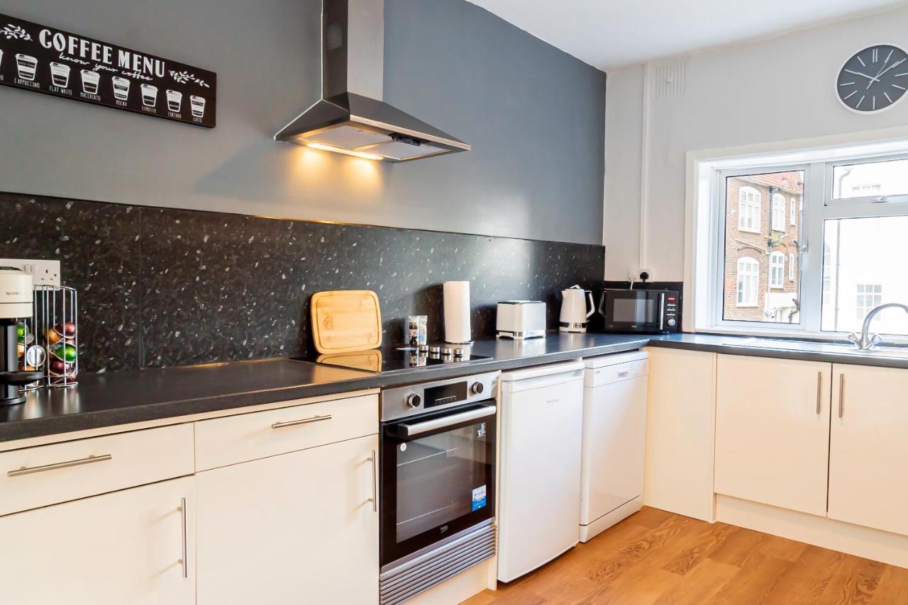 3Br, Sleeps 8 Walk To Mayflower & Parking!