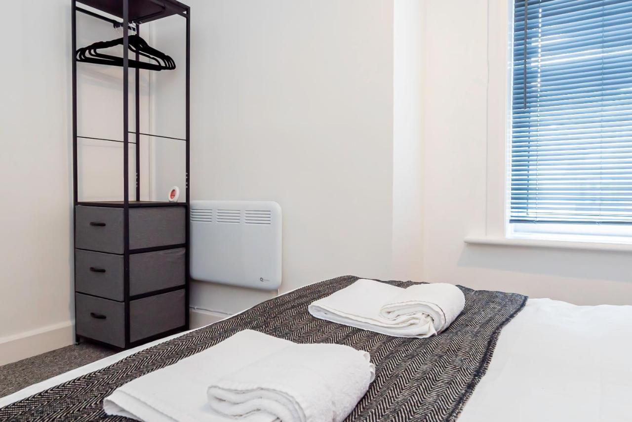 3Br, Sleeps 8 Walk To Mayflower & Parking!