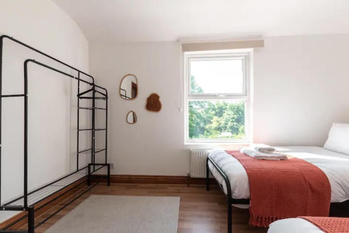 Metropolitan - 2 Bed, Private Parking Apartment, Great Commercial From Stay! * Southampton