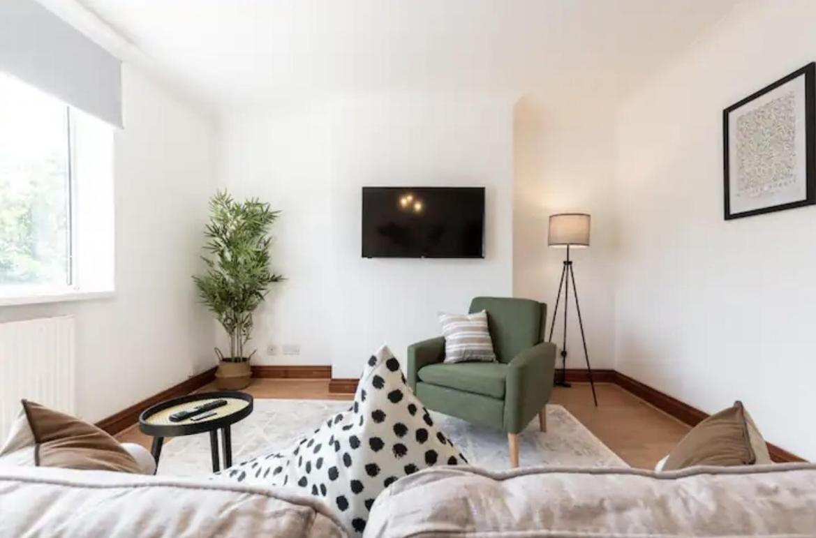 Holiday home Metropolitan - 2 Bed, Private Parking Apartment, Great Commercial From Stay! Southampton