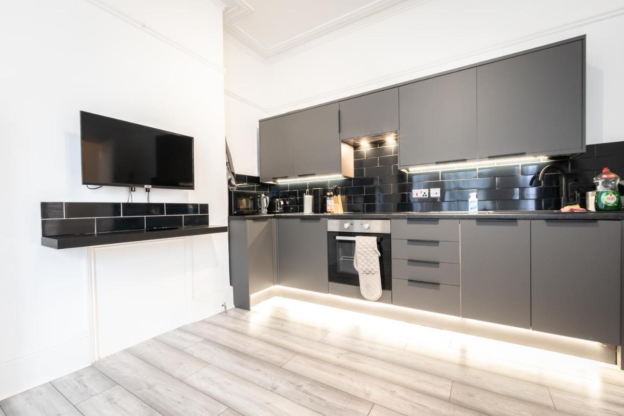 Newly Renovated 2 Bed Ground Floor Flat *