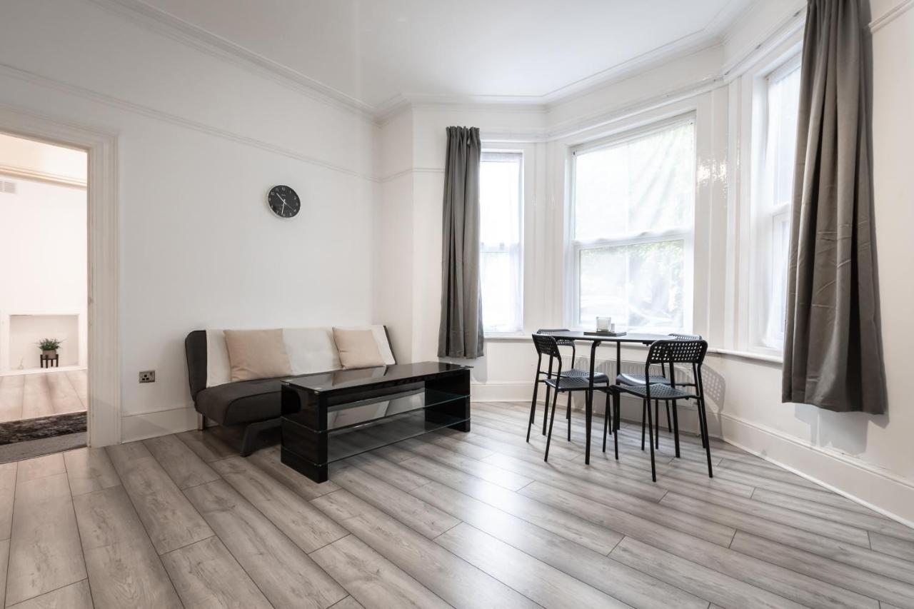 Apartment Newly Renovated 2 Bed Ground Floor Flat