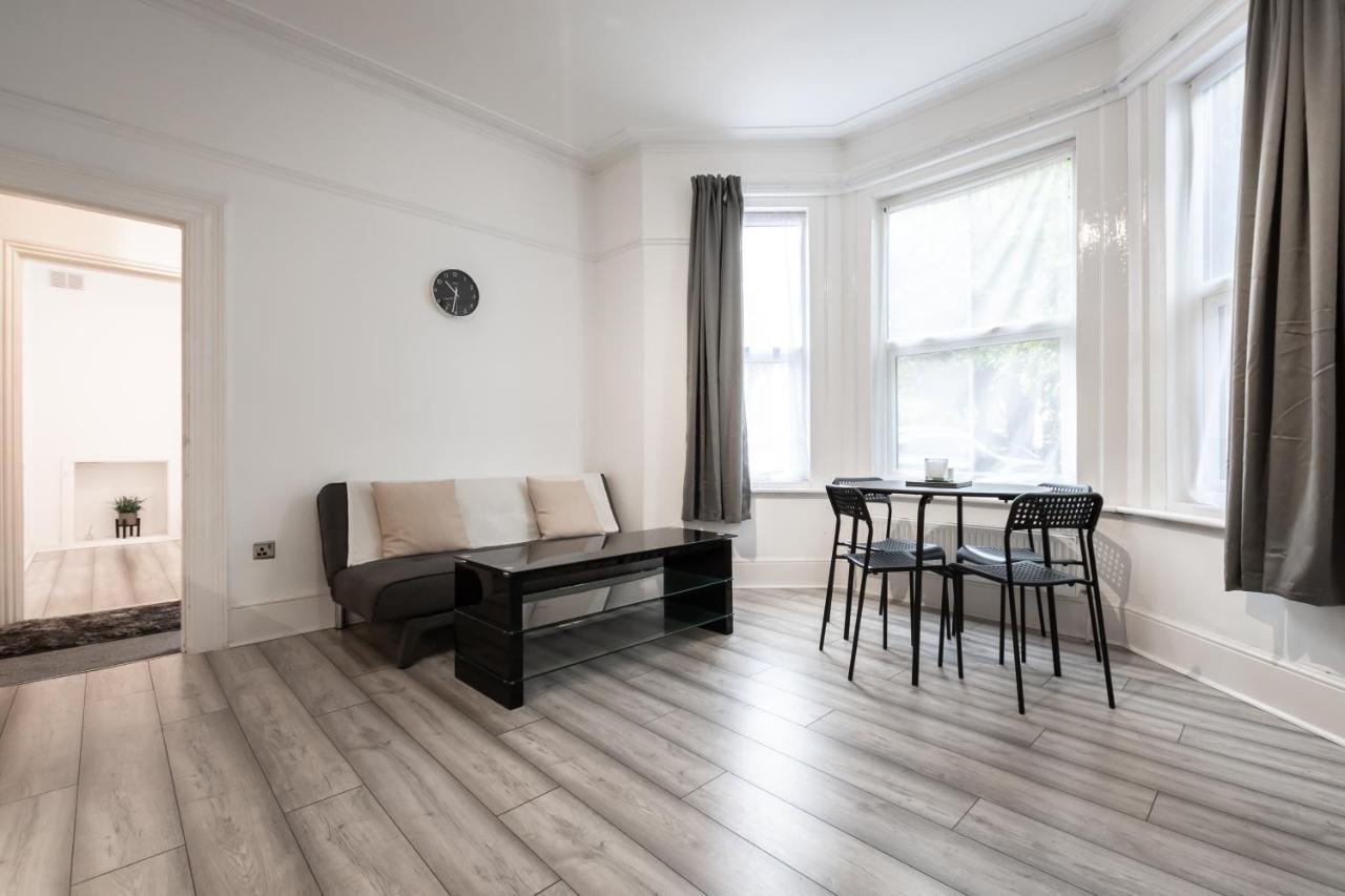 Apartment Newly Renovated 2 Bed Ground Floor Flat