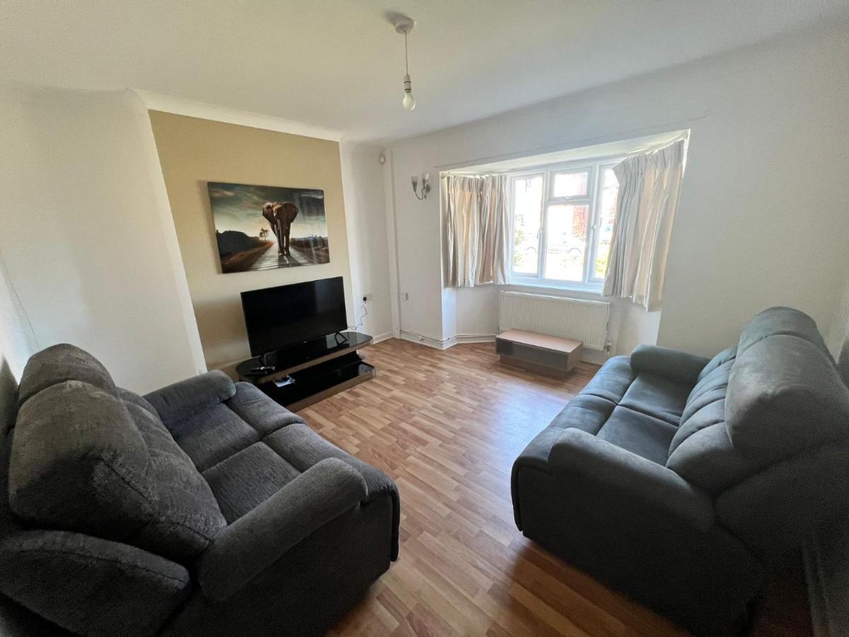 17 Howard Road. *