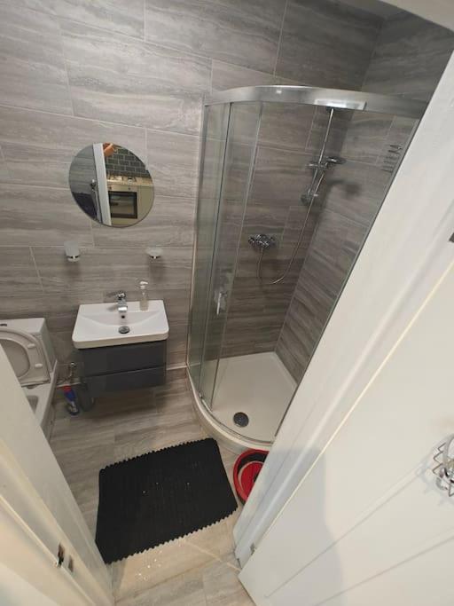 Stunning 4 Bed House Ideal For Contractors * Southampton