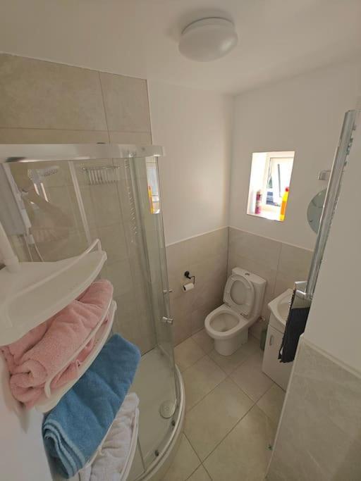 Stunning 4 Bed House Ideal For Contractors Southampton