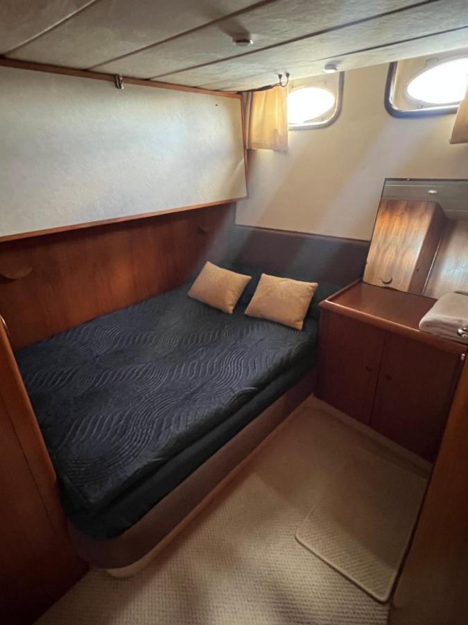 Marina Superyacht: Luxury Harbor Botel