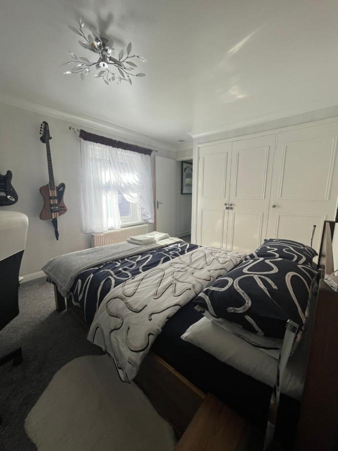 Private Flat In Centre With Parking Apartment *