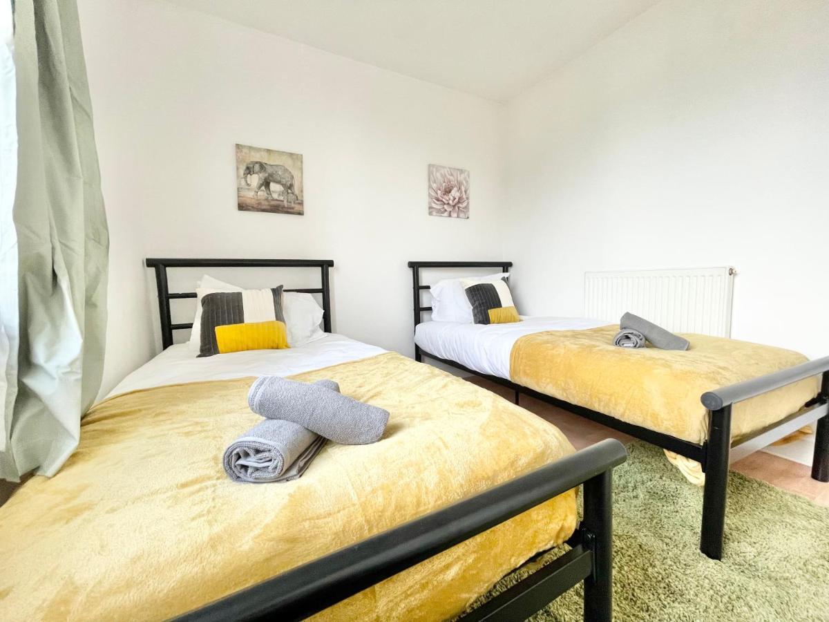 Apartment Spacious 3-bed Retreat - Sleeps 7 - Parking - Close To General Hospital - Great For Contractors Southampton