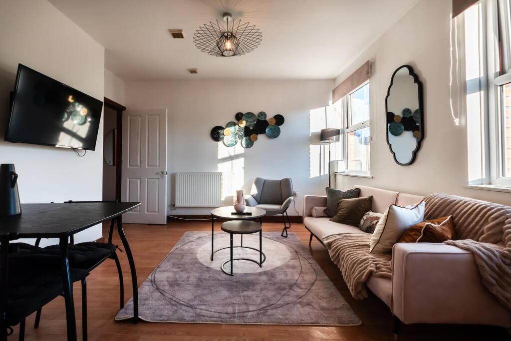 Apartment Highland - 2 Bedroom Flat With Parking *
