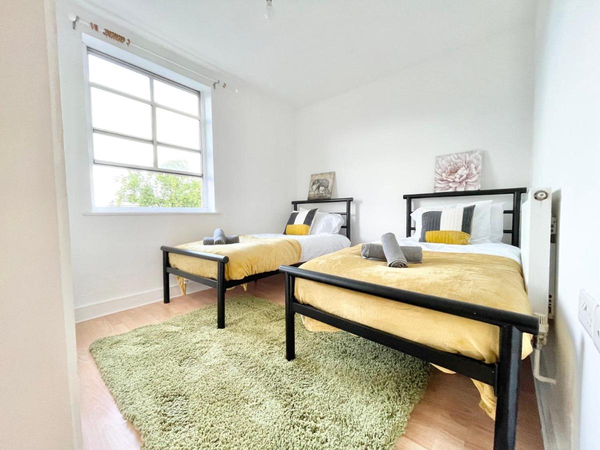 Spacious 3-bed Retreat - Sleeps 7 - Parking - Close To General Hospital - Great For Contractors Apartment Southampton