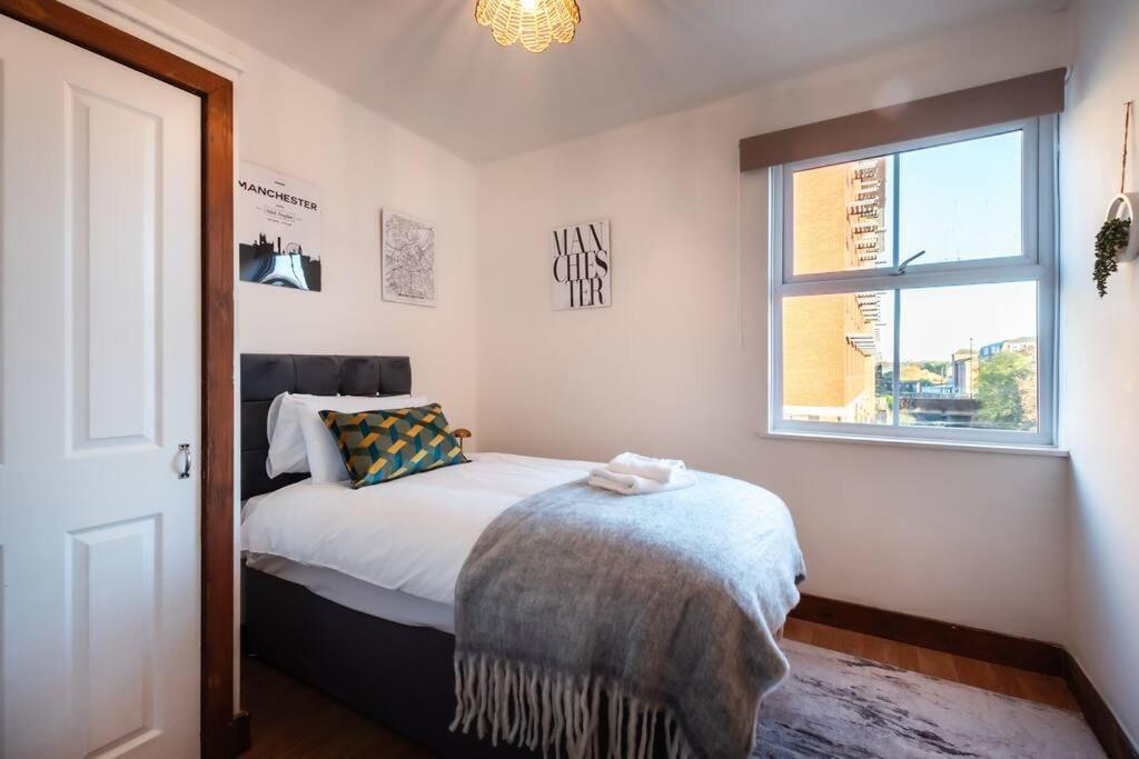 Highland - 2 Bedroom Flat With Parking Southampton