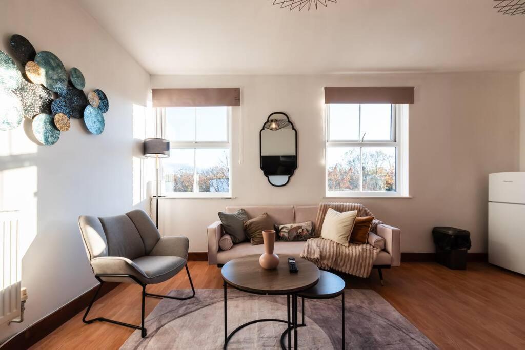 Highland - 2 Bedroom Flat With Parking Southampton