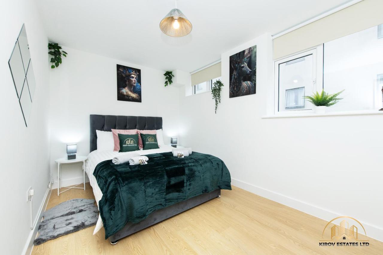 Apartment Persephone - The Goddess Of Town *