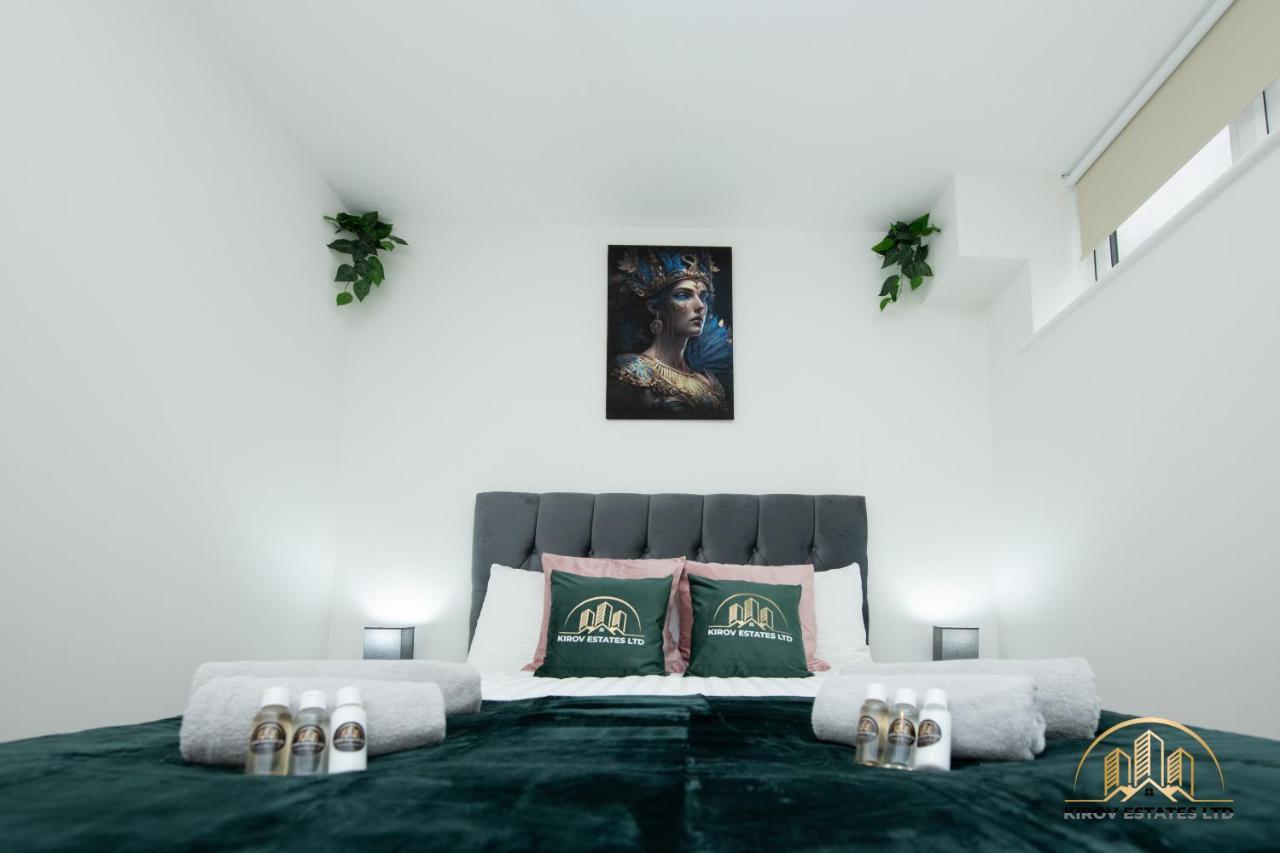 Apartment Persephone - The Goddess Of Town *