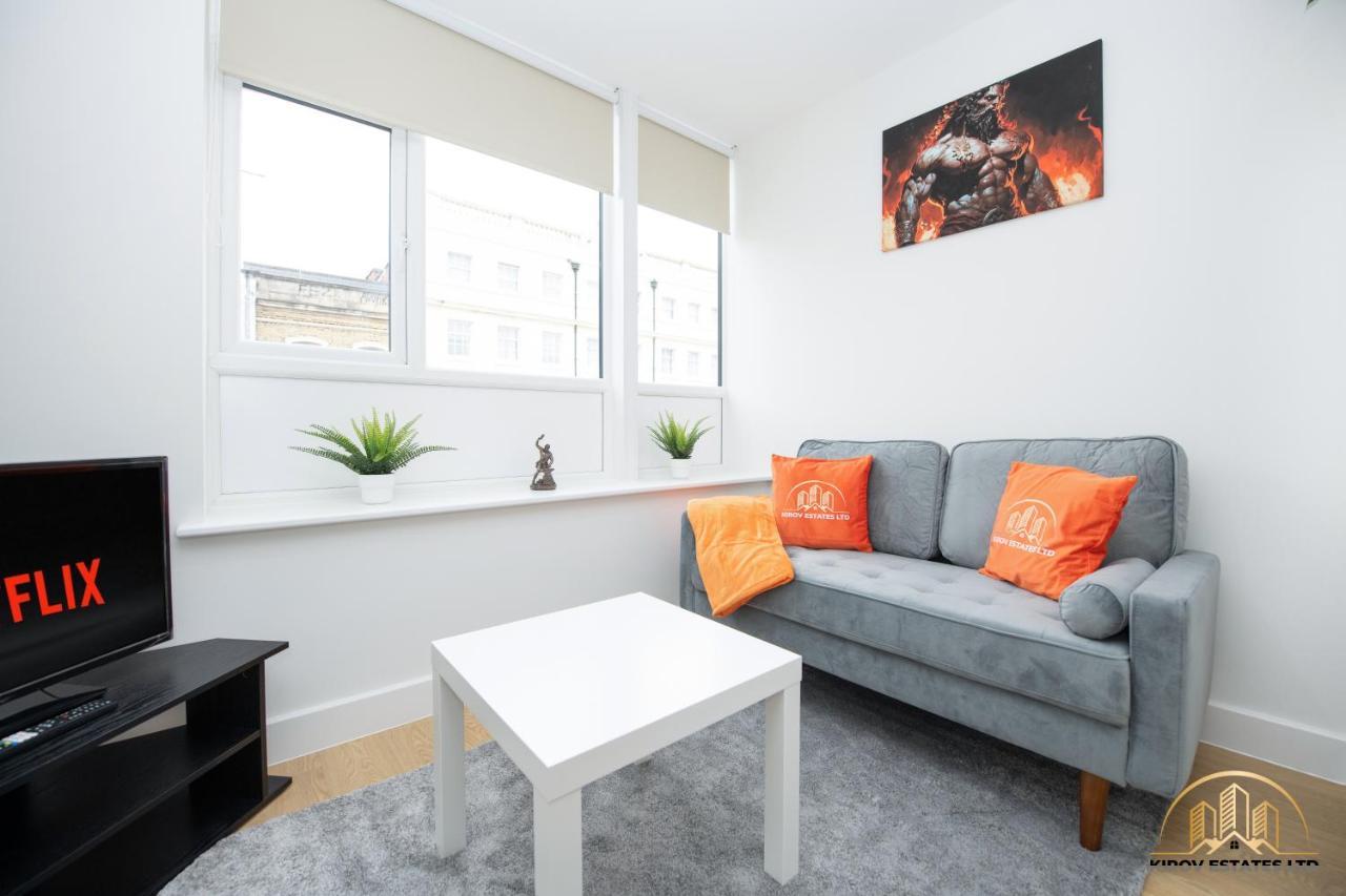 Apartment Hephaestus - The Craftsman Of Town