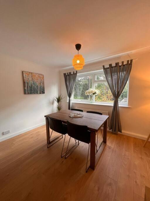 Lovely 2 Bed Flat, In A Leafy Area,all New Apartment