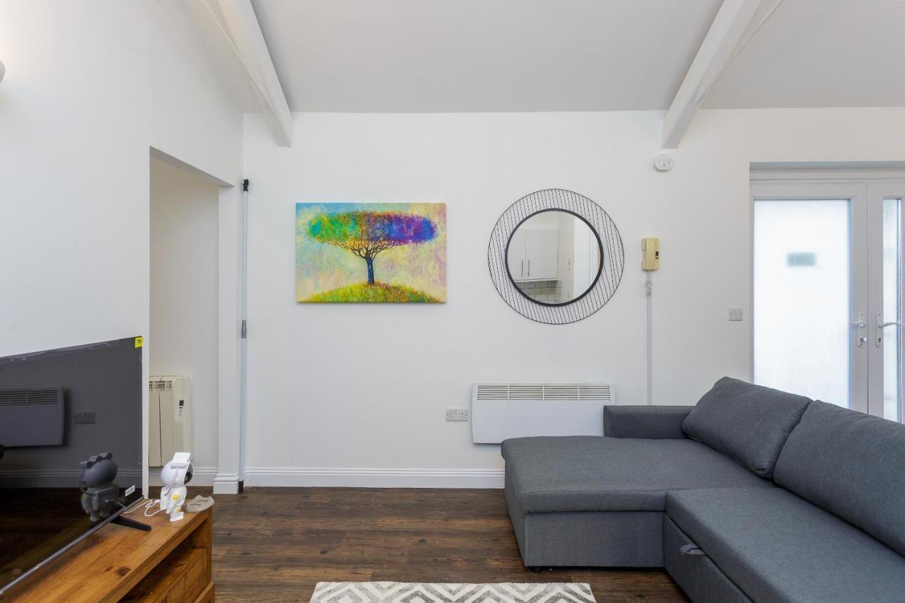 Stylish Self-contained Annex Near Centre Southampton