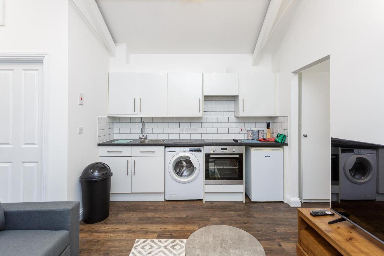 Stylish Self-contained Annex Near Centre Apartment *