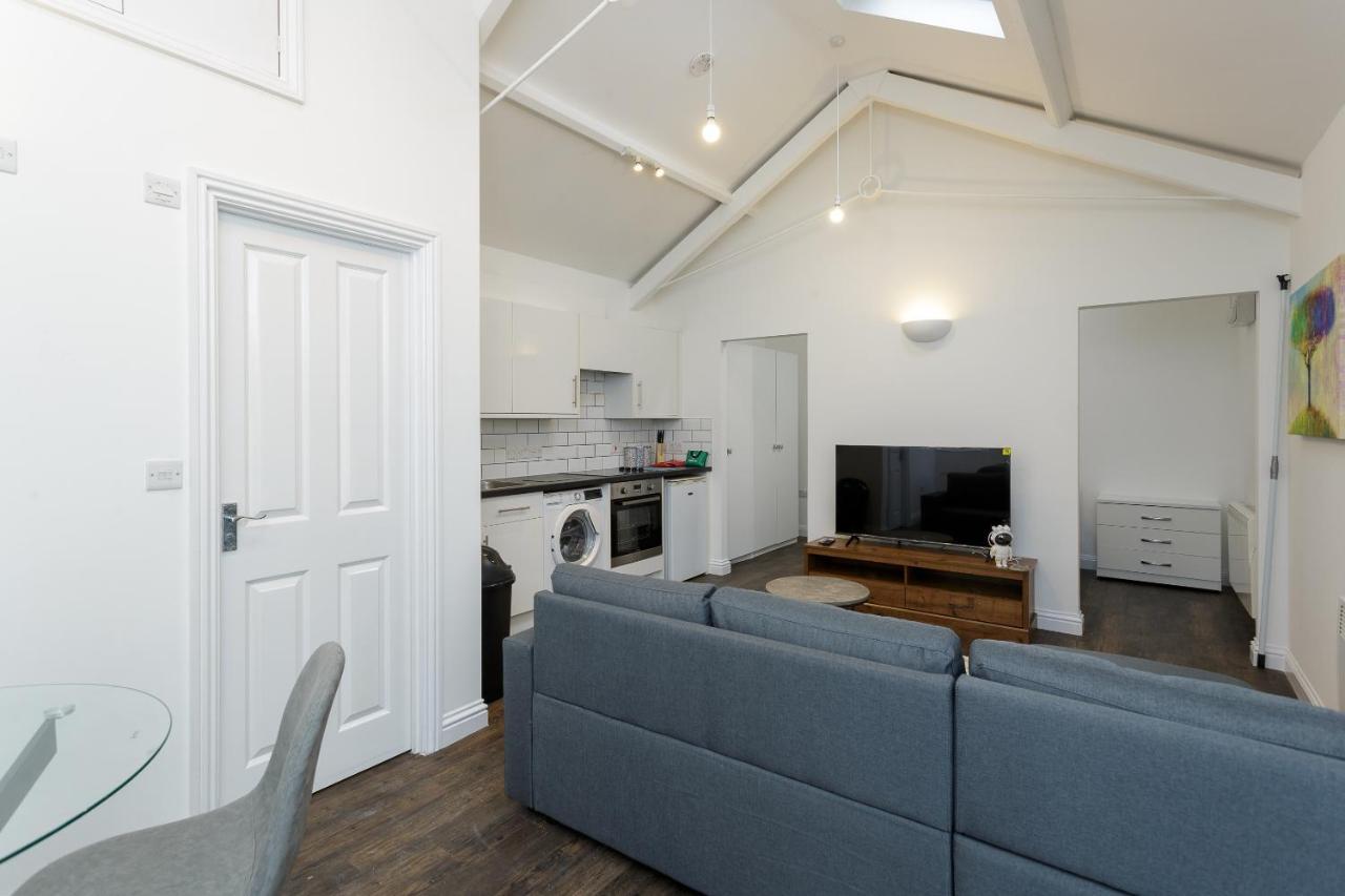 Stylish Self-contained Annex Near Centre Apartment Southampton