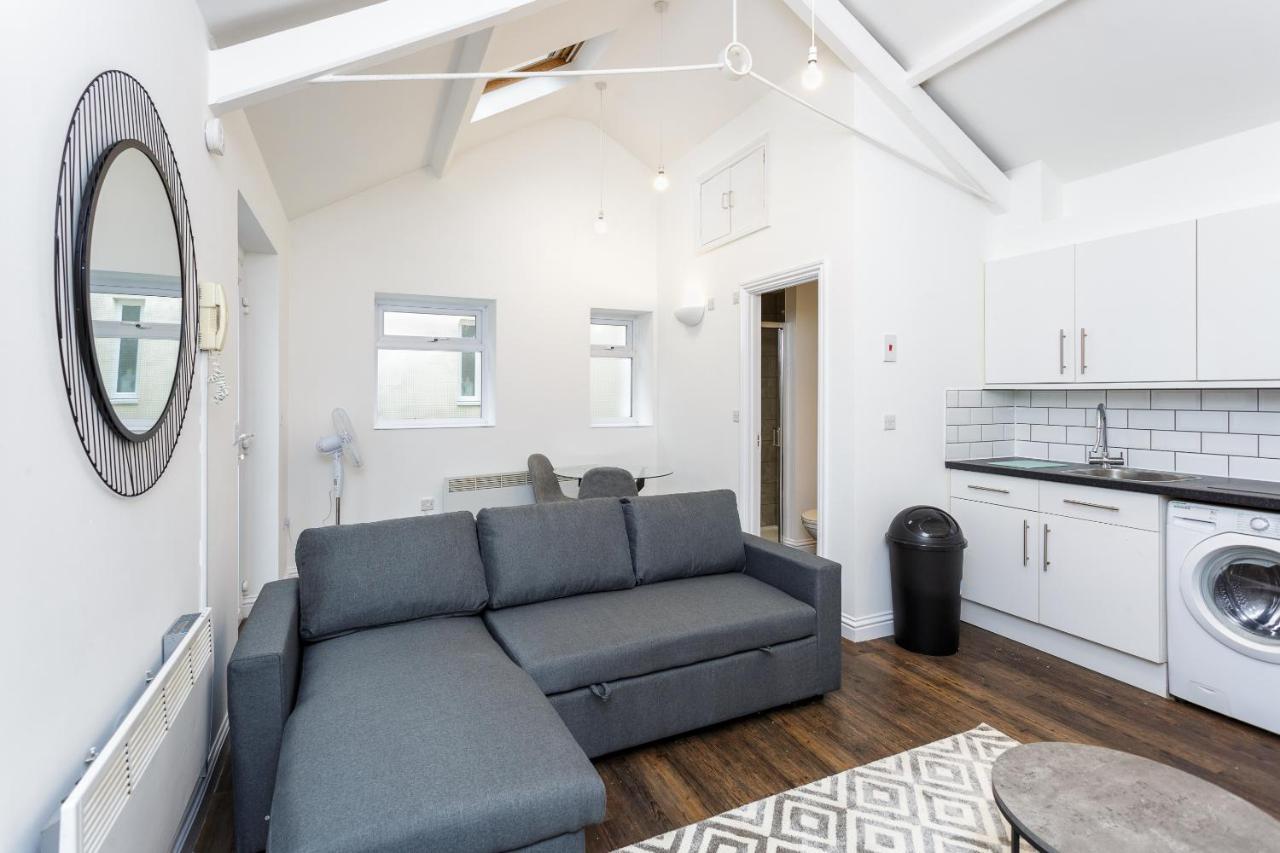 Stylish Self-contained Annex Near Centre *