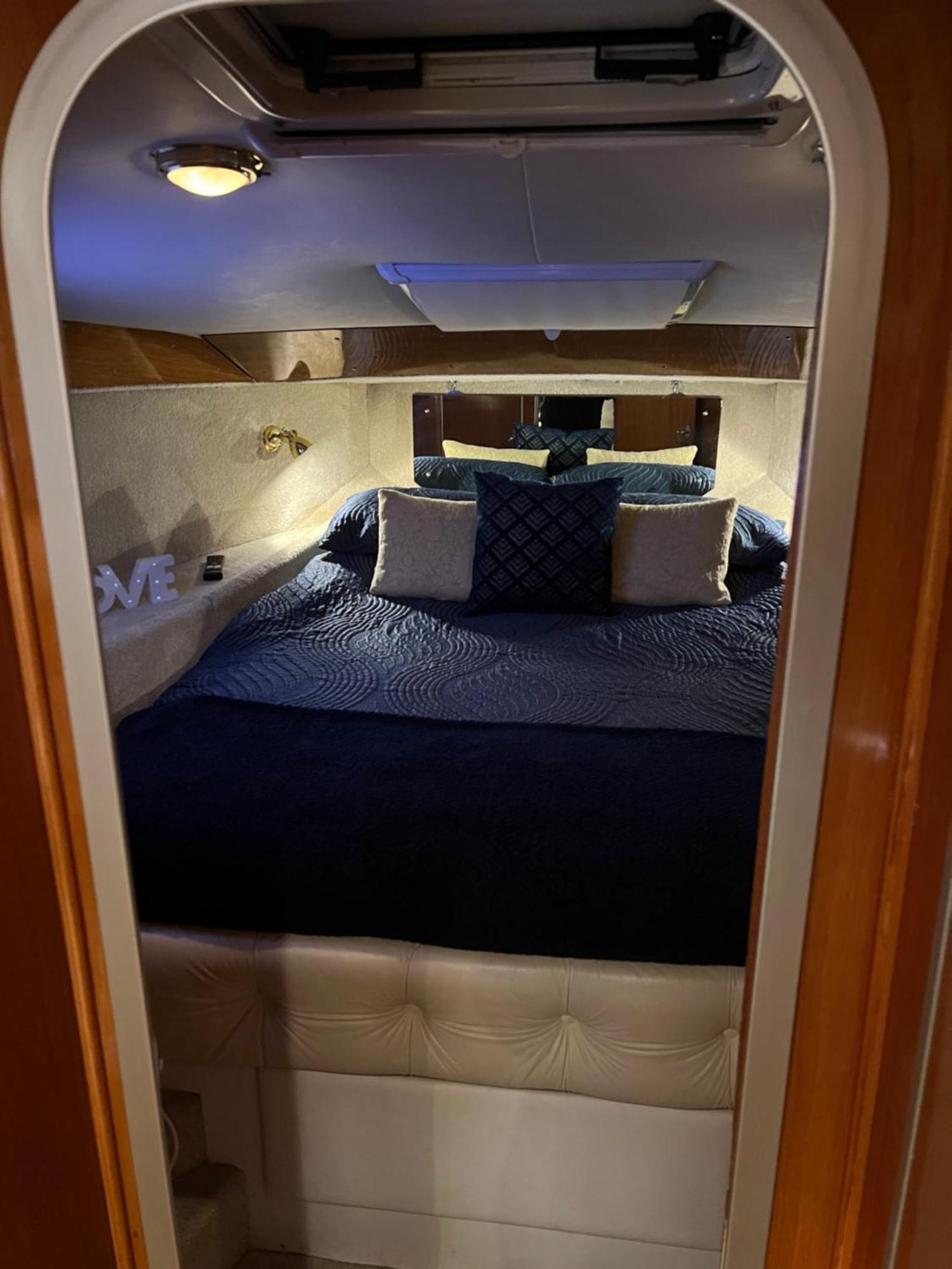 Botel Luxury Yacht Haven: Ocean Village Marina *