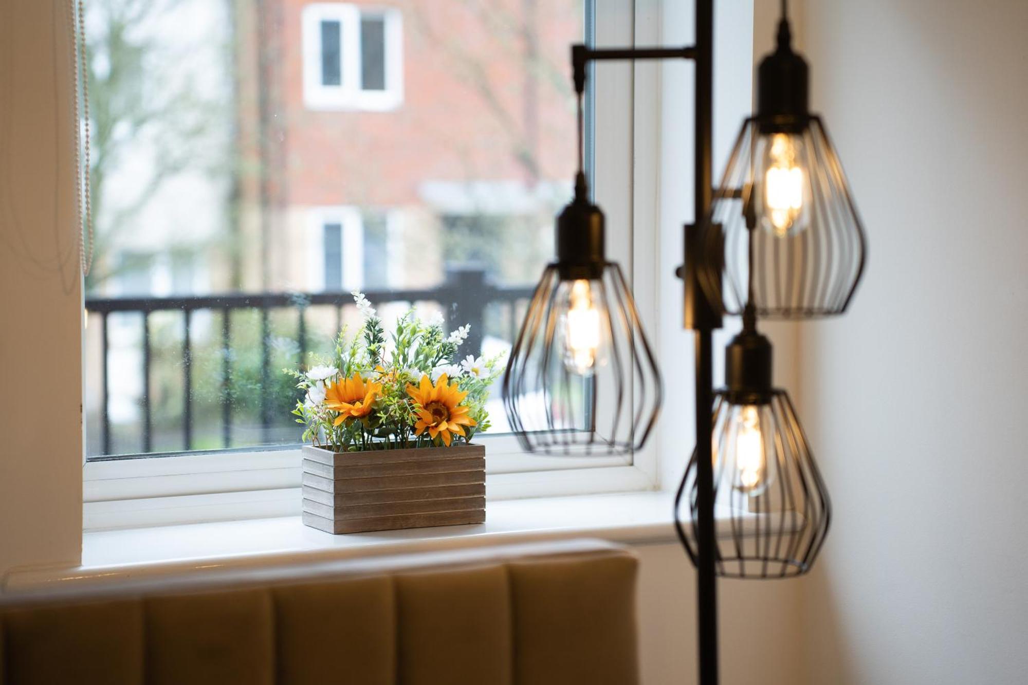 Open Mind Leisure - Luxury Near Hospital & Underground Free Parking For 2 Vehicles Apartment *