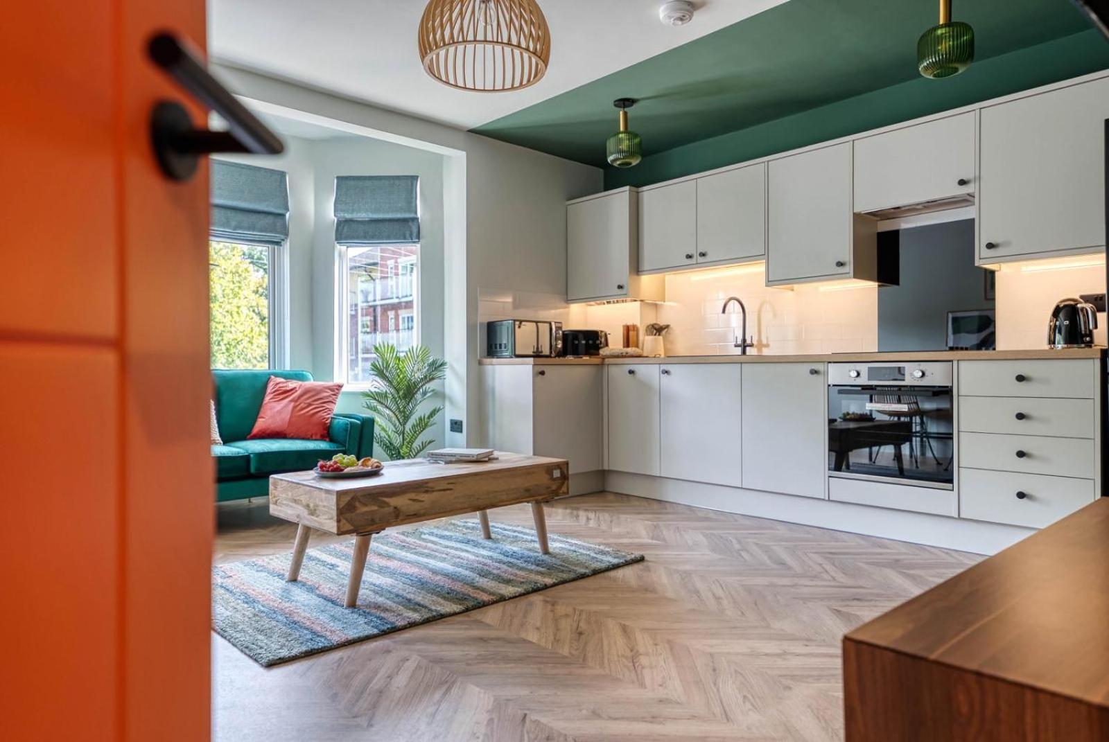 Apartment First Floor - Stylish 3 Bedroom Southampton