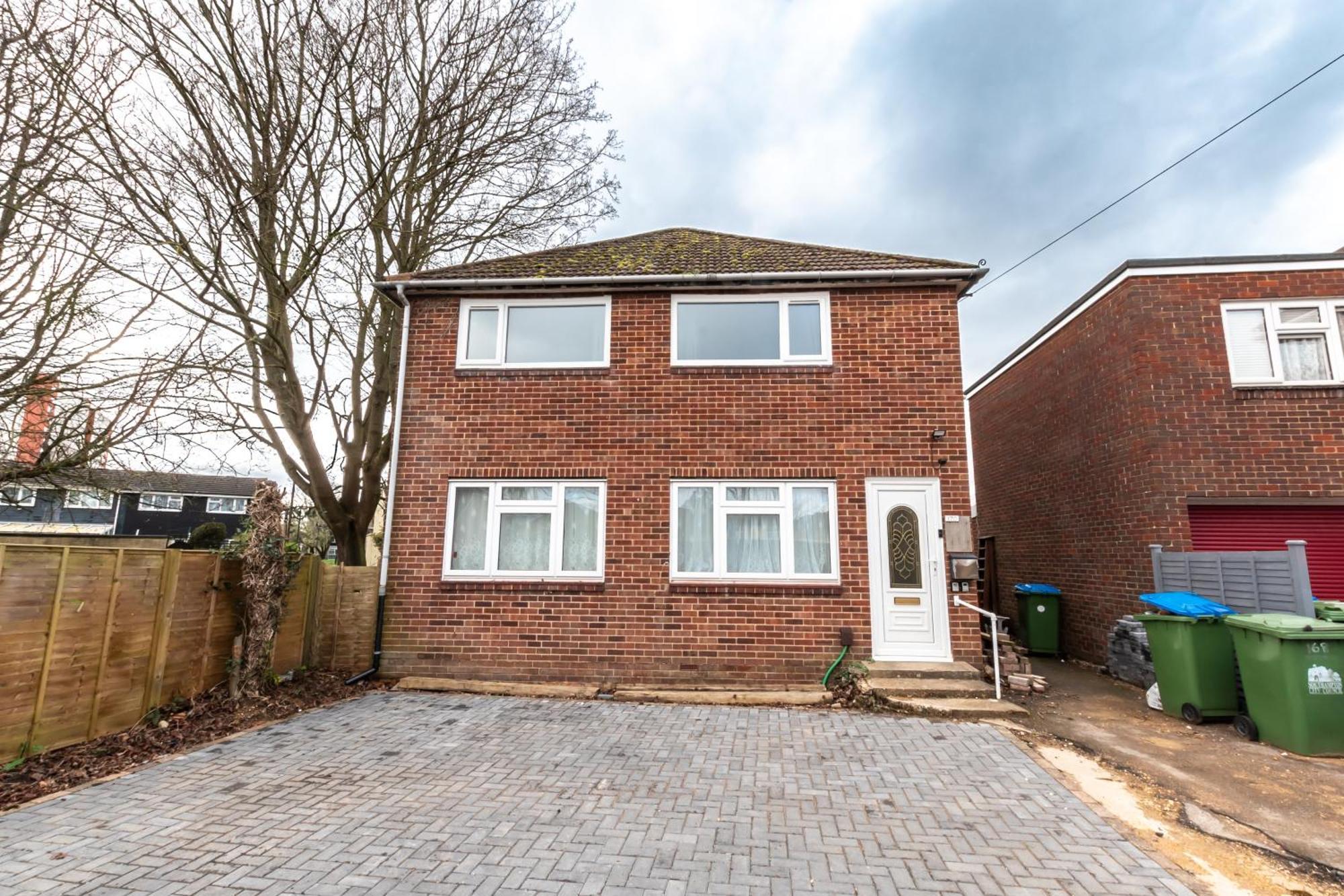Modern Flat In Southampton, Sleeps 5, Free Off-road Parking, Close To Hospital, Cruise Terminal And Centre, Great For Contractors, Friends & Families Apartment *