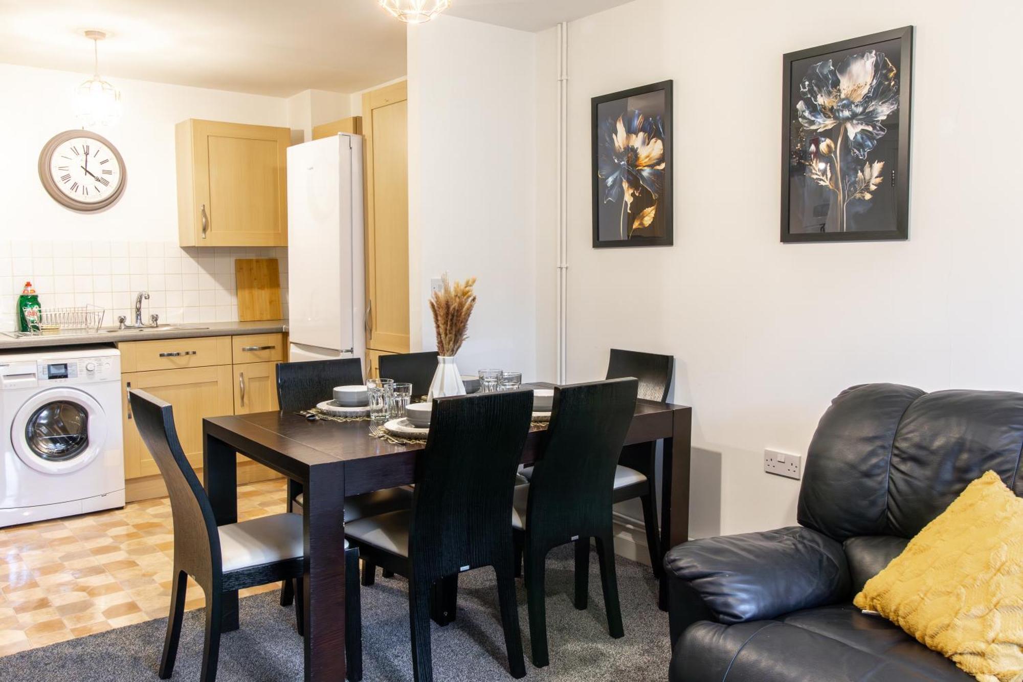 Open Mind Leisure - Luxury Near Hospital & Underground Free Parking For 2 Vehicles Apartment *