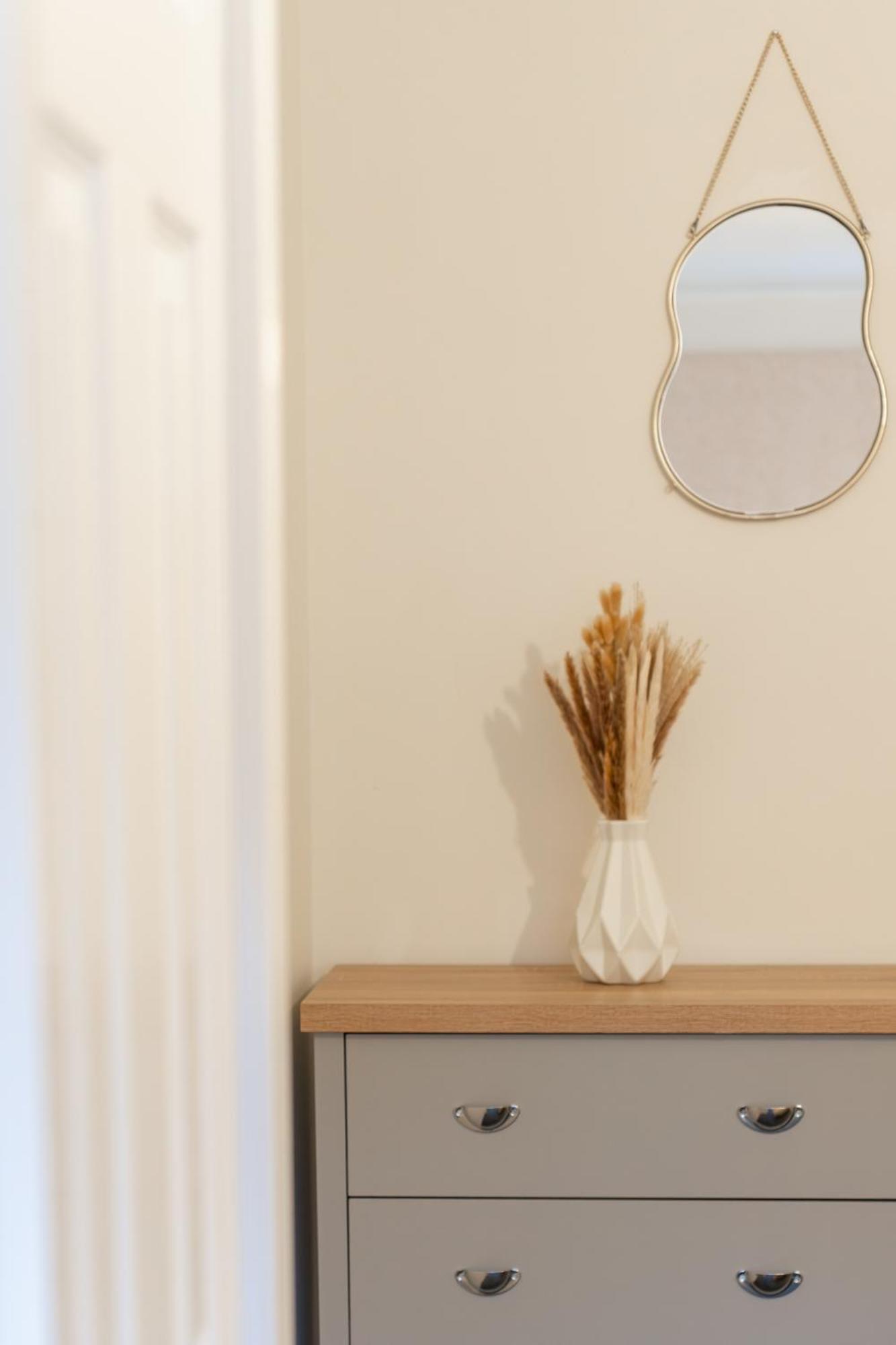 Open Mind Leisure - Luxury Near Hospital & Underground Free Parking For 2 Vehicles * Southampton