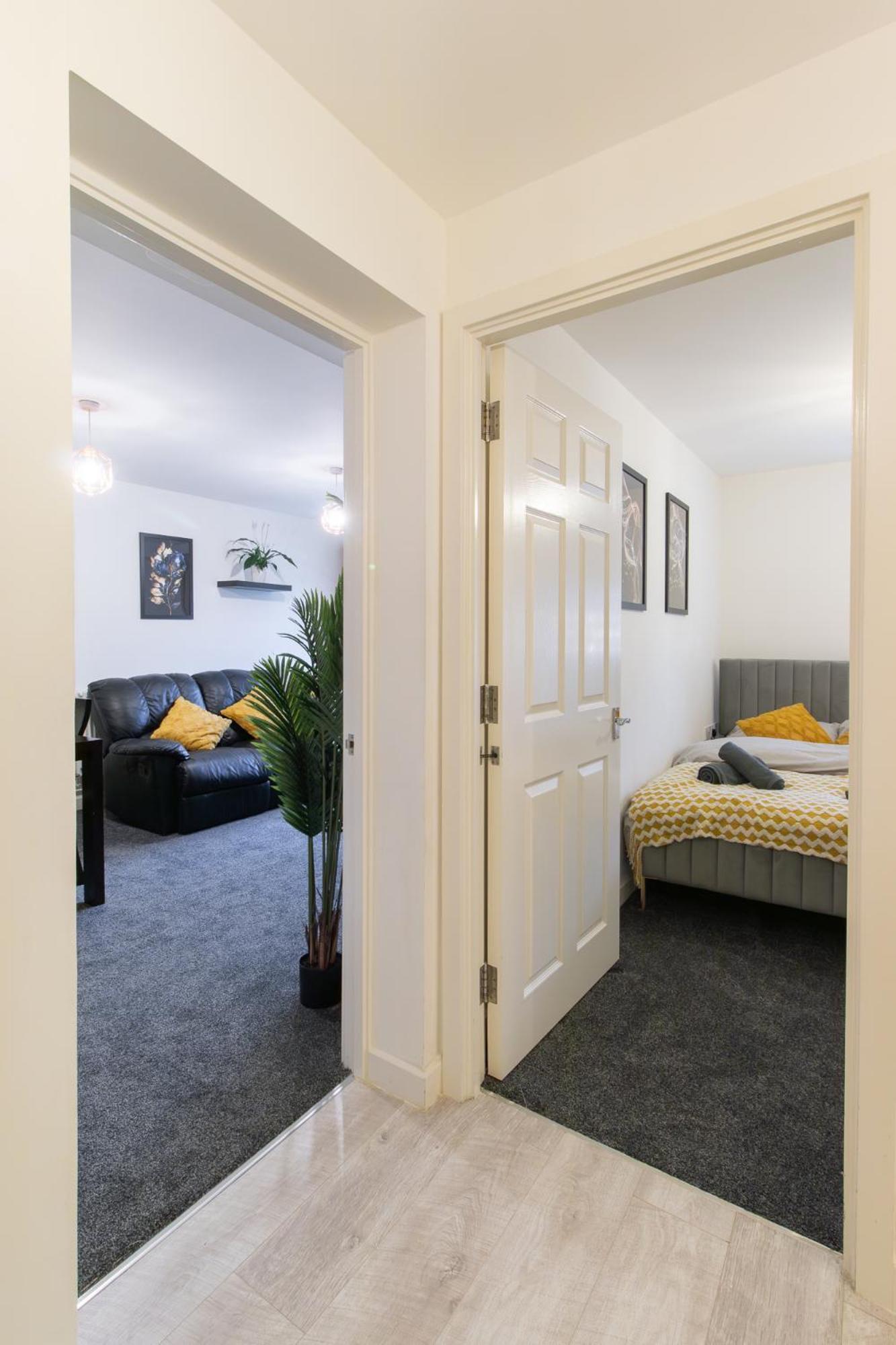 Apartment Open Mind Leisure - Luxury Near Hospital & Underground Free Parking For 2 Vehicles *