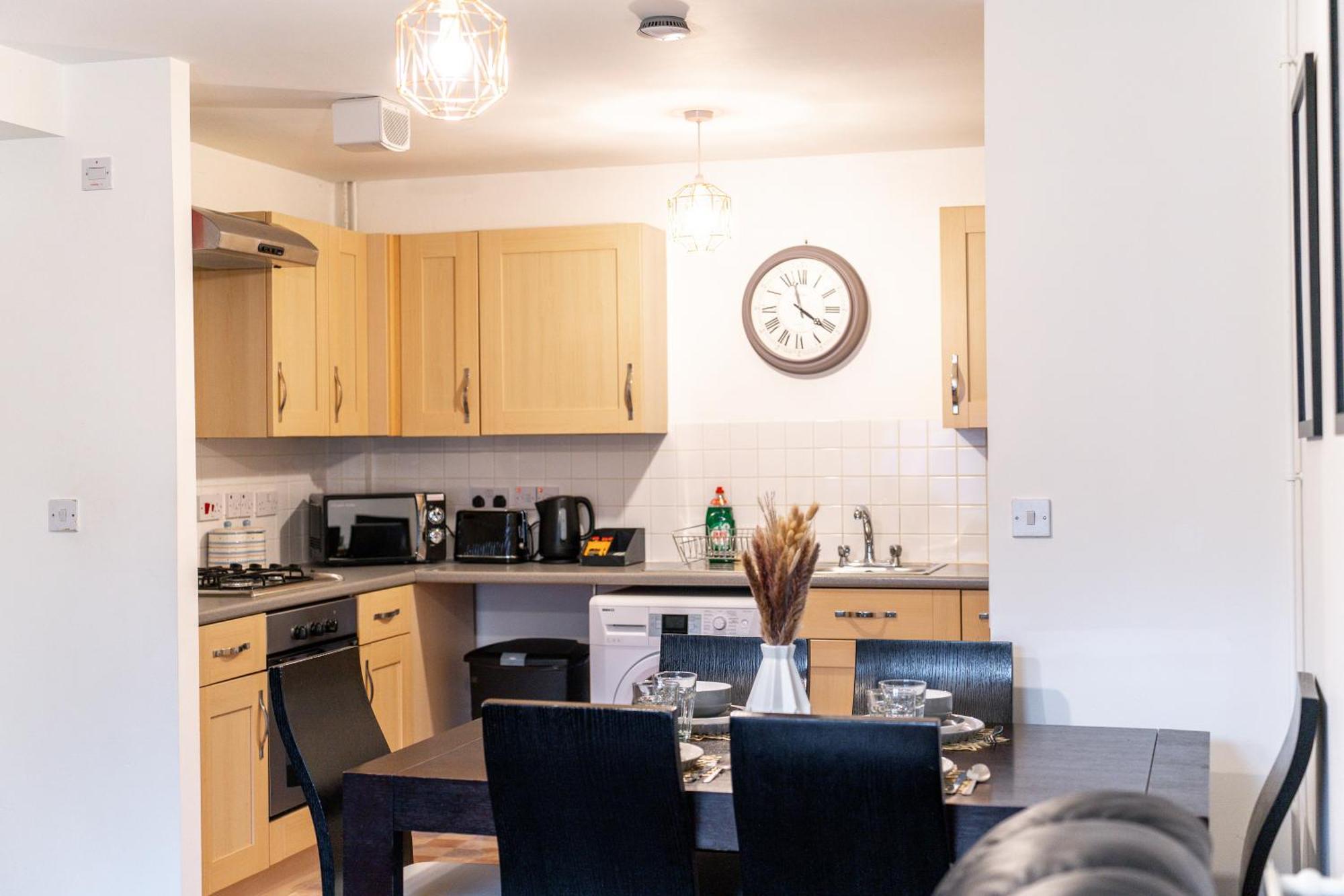 Open Mind Leisure - Luxury Near Hospital & Underground Free Parking For 2 Vehicles Apartment *
