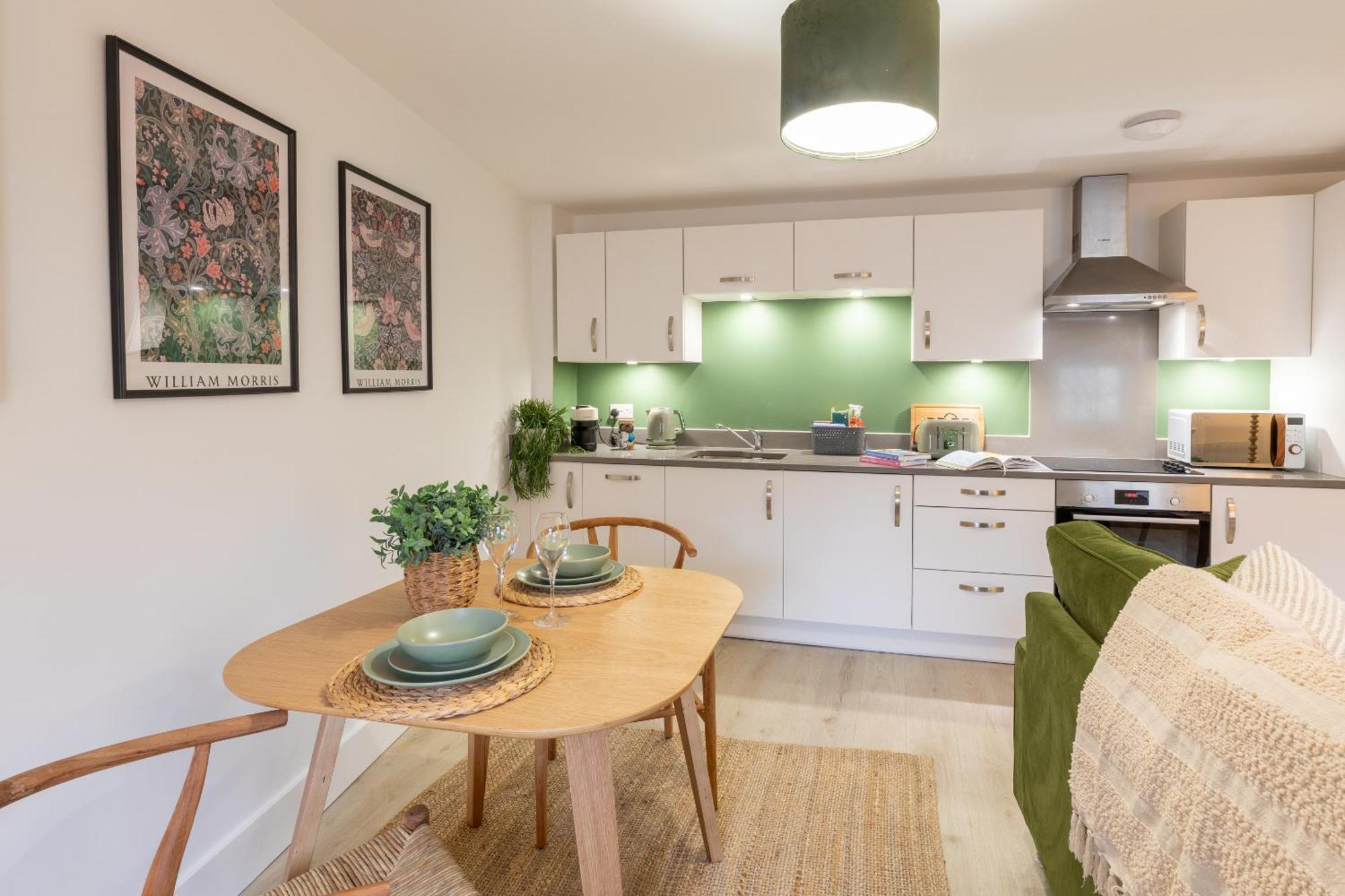 Carlton Crescent- Free Evening Parking Apartment
