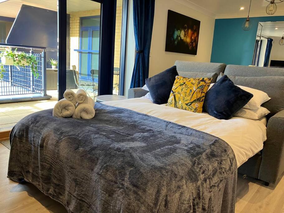 Modern 2bed Flat Near Ocean Village Apartment