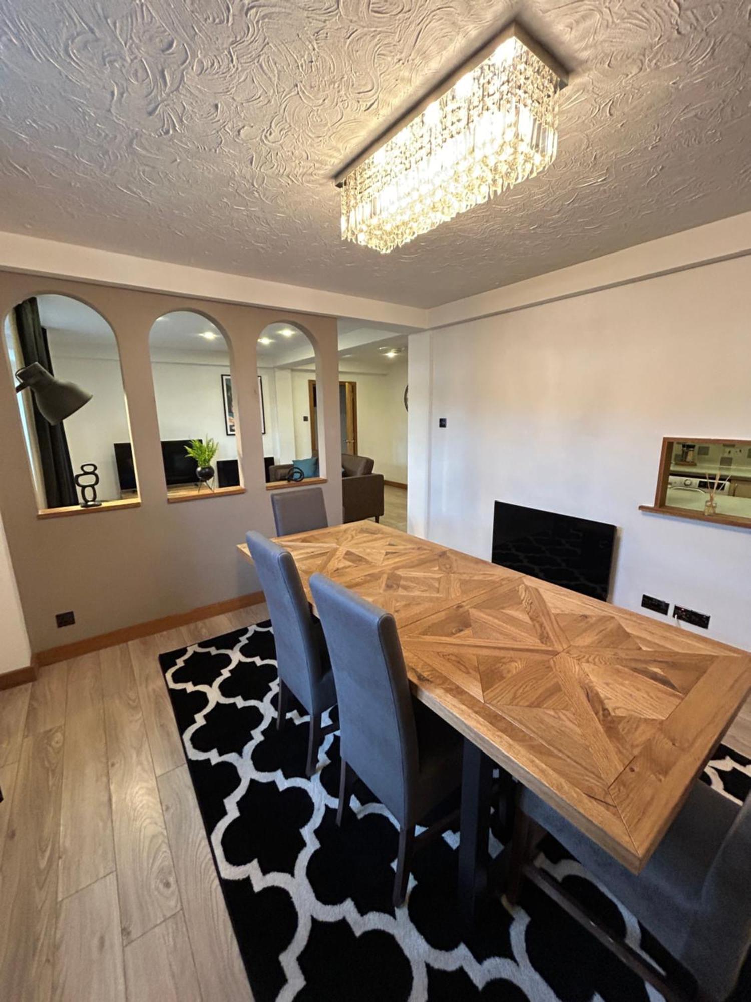 Apartment Spacious 3 Bedroom Close To Marina, 2 Parking Spaces, Kingsize Or Single Beds