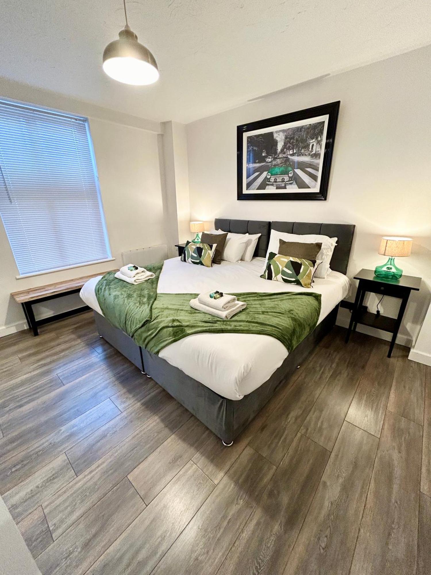 Spacious 3 Bedroom Close To Marina, 2 Parking Spaces, Kingsize Or Single Beds Southampton