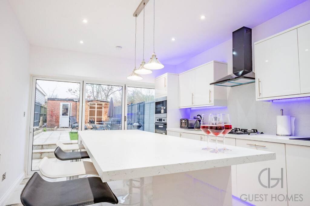 Host & - Broadland House Southampton