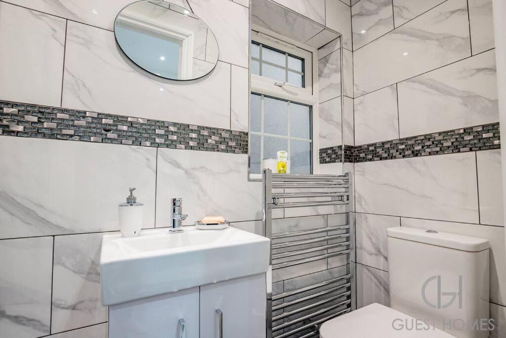 Host & - Broadland House Holiday home