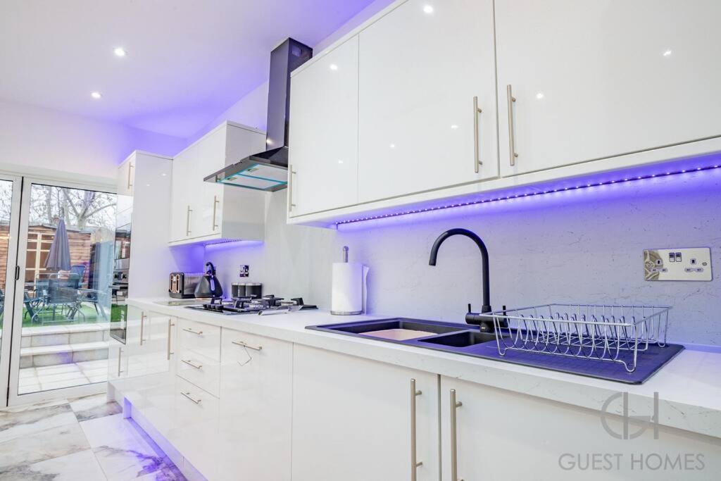 Holiday home Host & - Broadland House