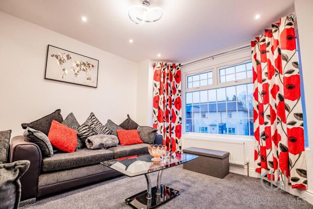 Host & - Broadland House