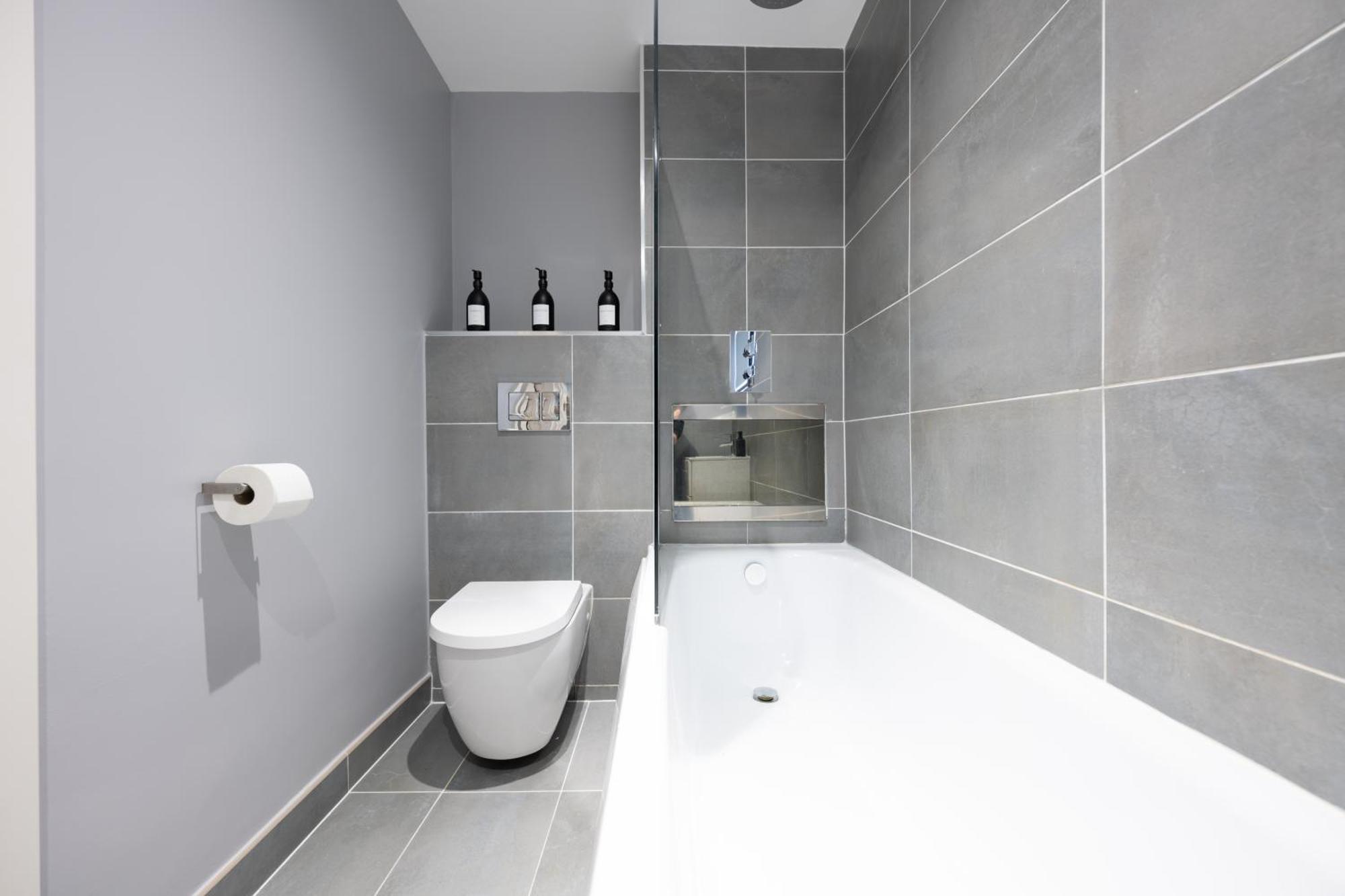 Luxury By Ocean Village Marina Apartment