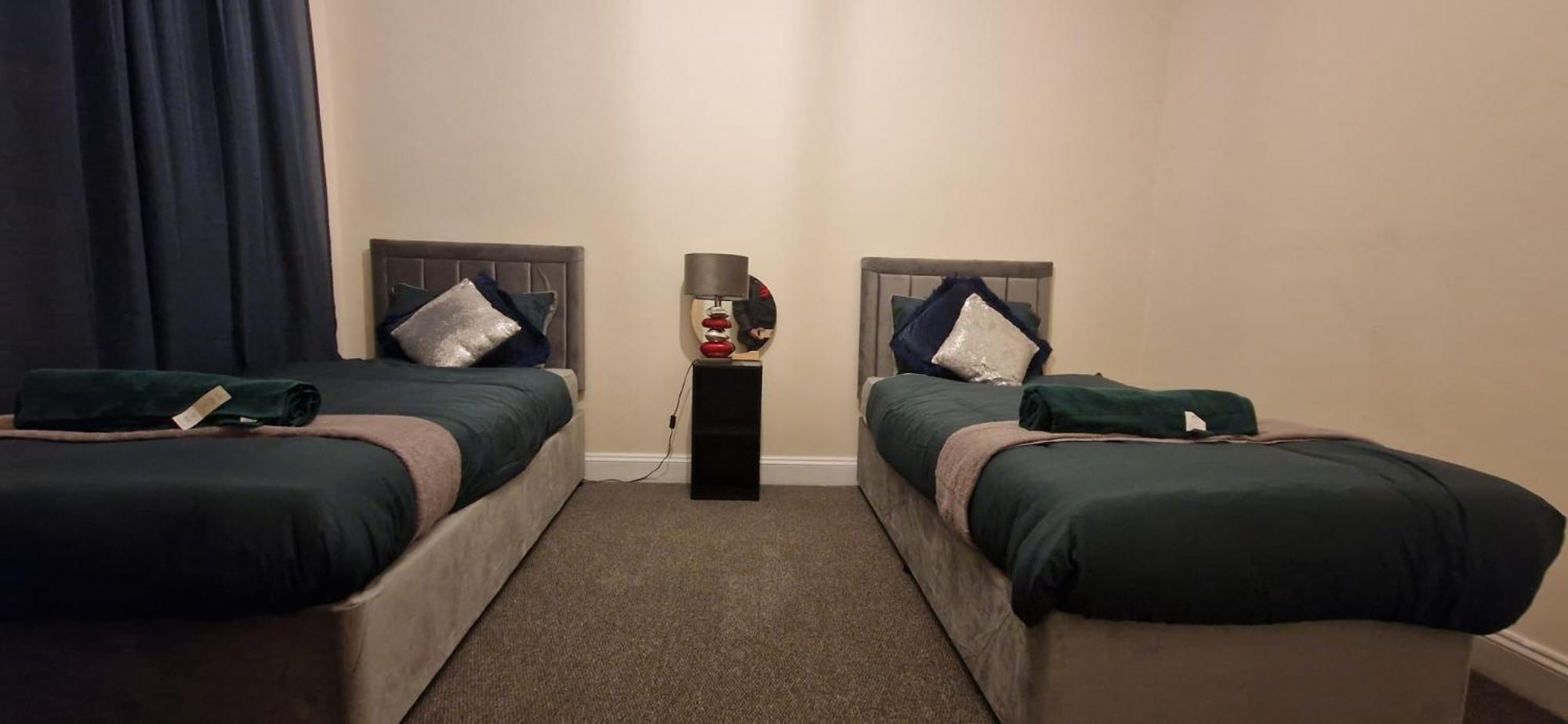 Ocean Village Apartment *
