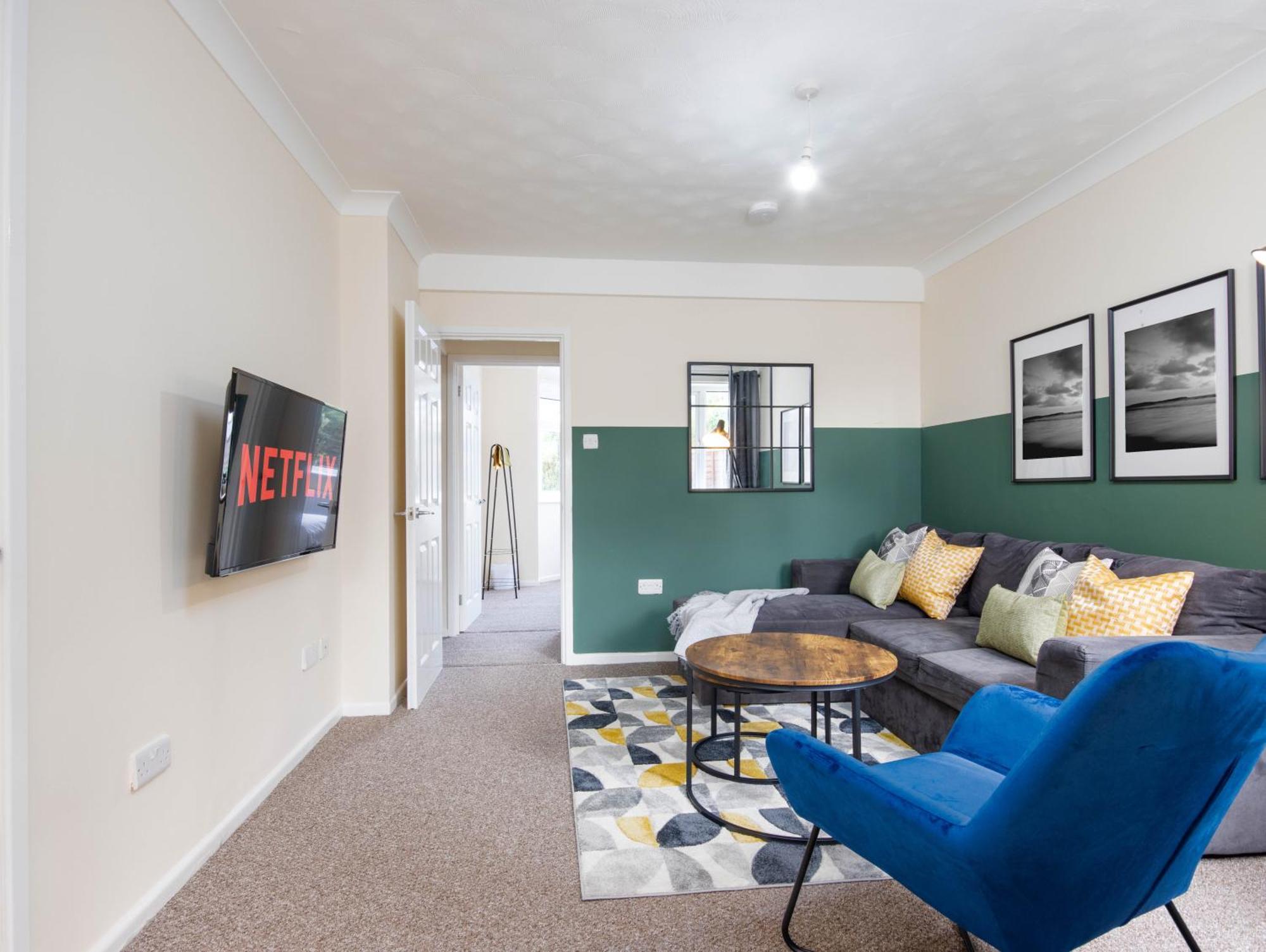 4 Bed House With Driveway Parking * Southampton