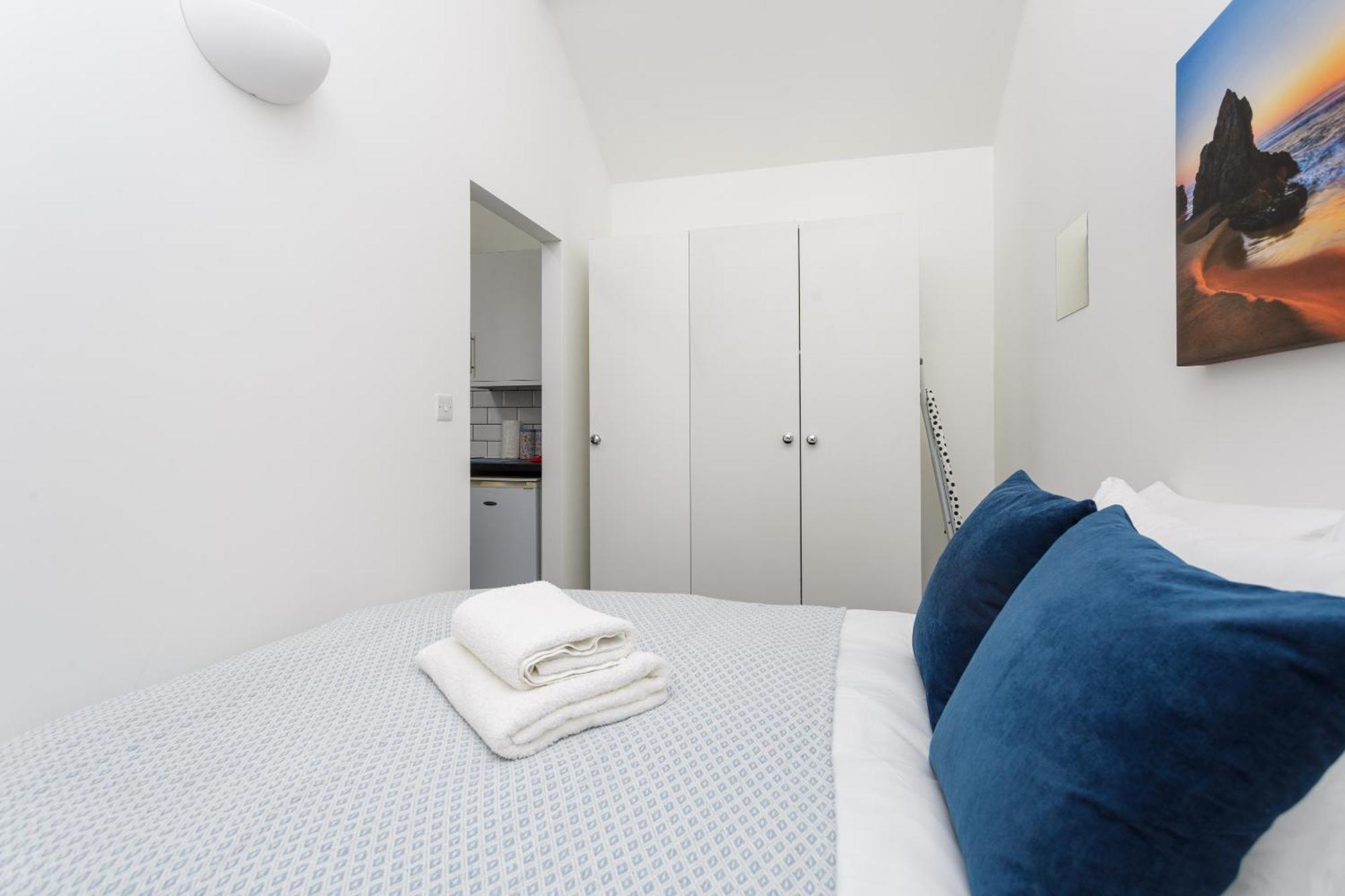 Apartment Stylish Self-contained Annex Near Centre *
