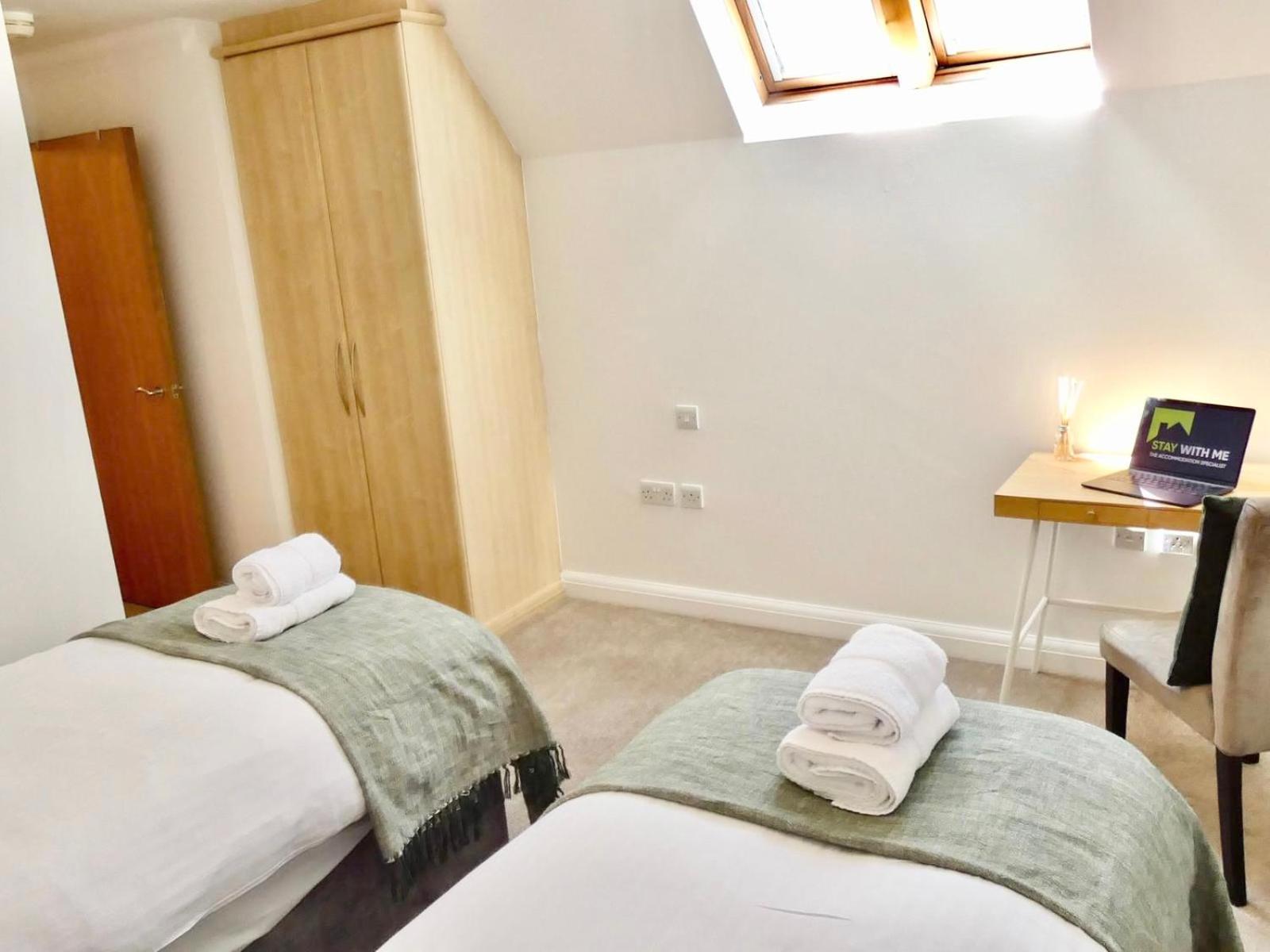 4 Beds 2 Bath Close To Gen-hospital Free Parking