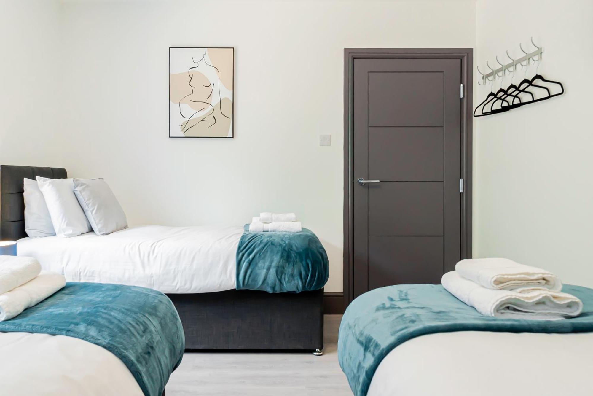 Holiday home Executive 8beds 3bath Contractorswelcome Parking
