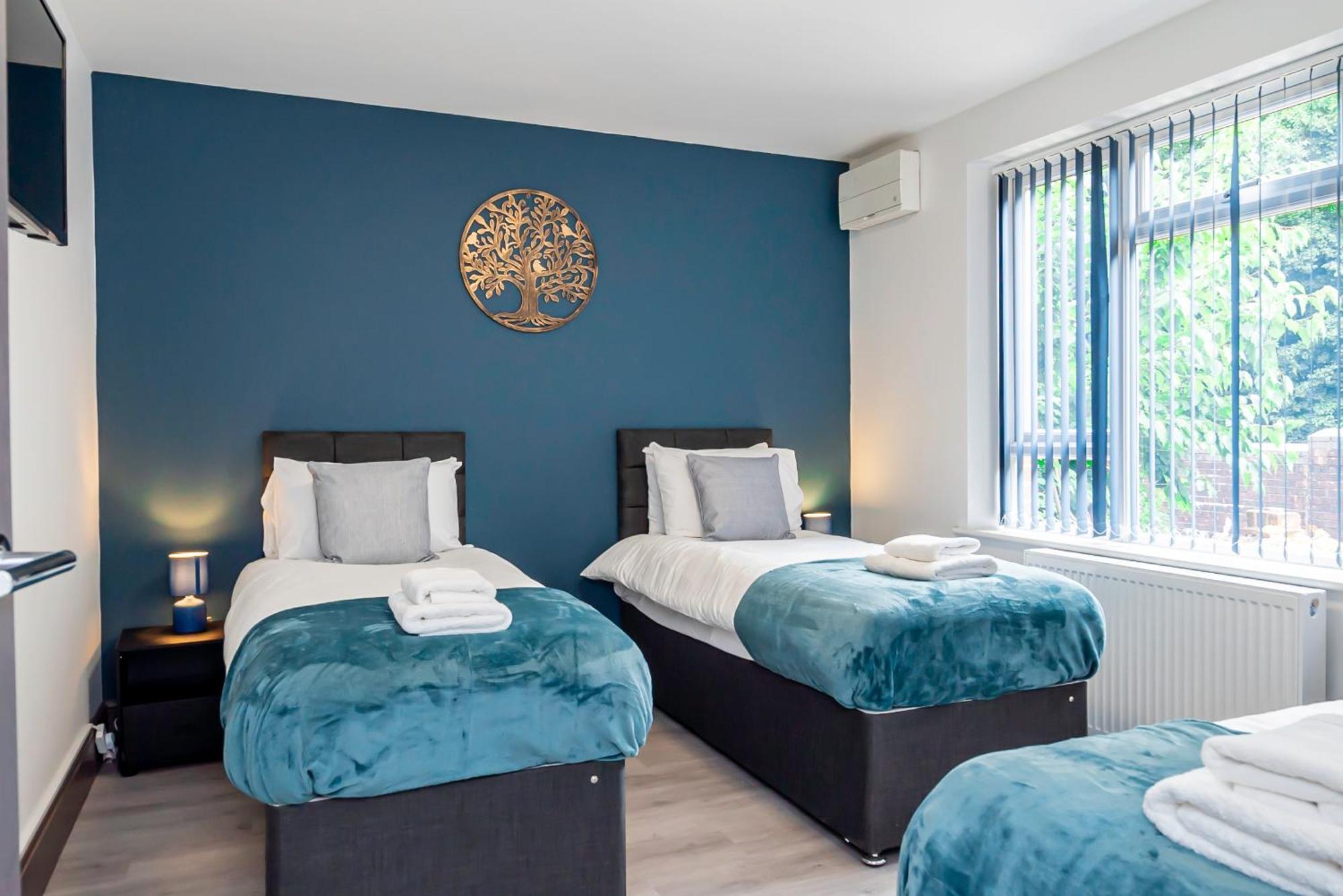 Executive 8beds 3bath Contractorswelcome Parking *