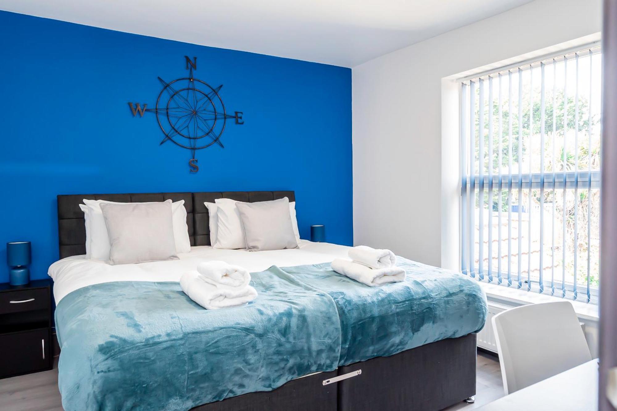 Executive 8beds 3bath Contractorswelcome Parking *